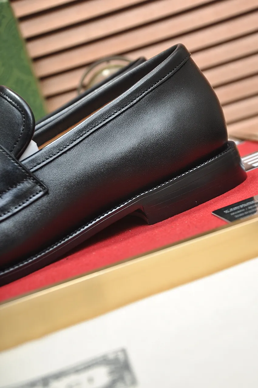 Men's men's shoes💰520💶【GUCCI】 (high-end Niuli) new model🍀Gucci* - top version Gucci classic casual leather shoes! It is made of imported original cowhide and has a comfortable first layer of cowhide lining! Original wear-resistant rubber outsole! High quality products! Code number 38-44!
